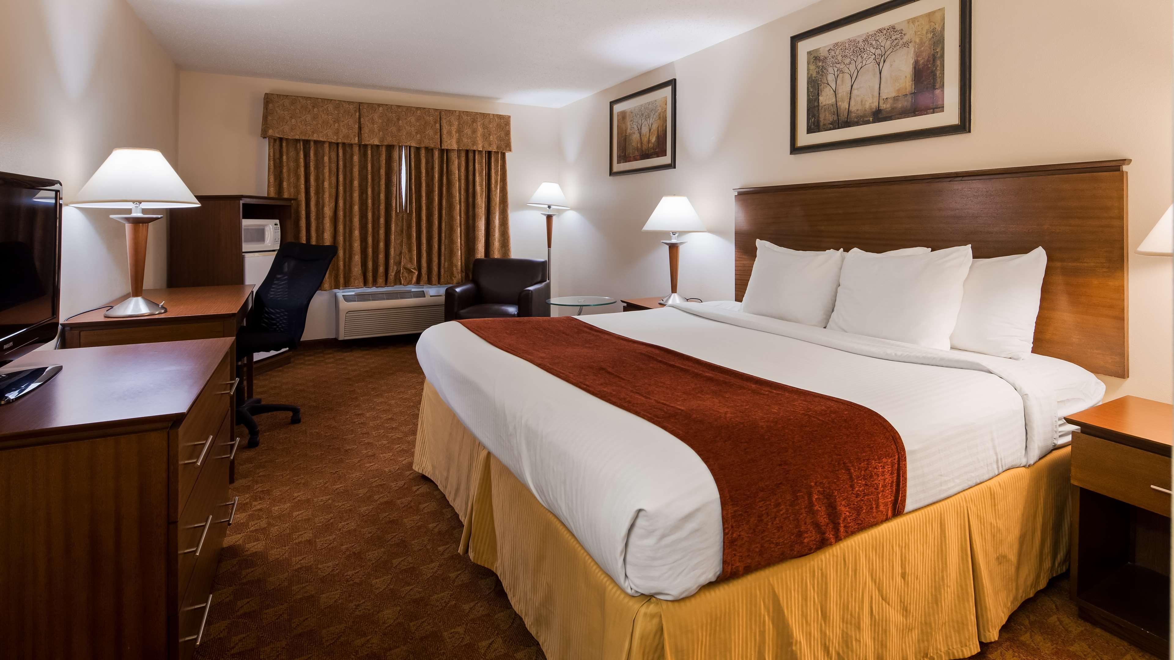 Best Western Lakewood Inn Hebron Exterior photo
