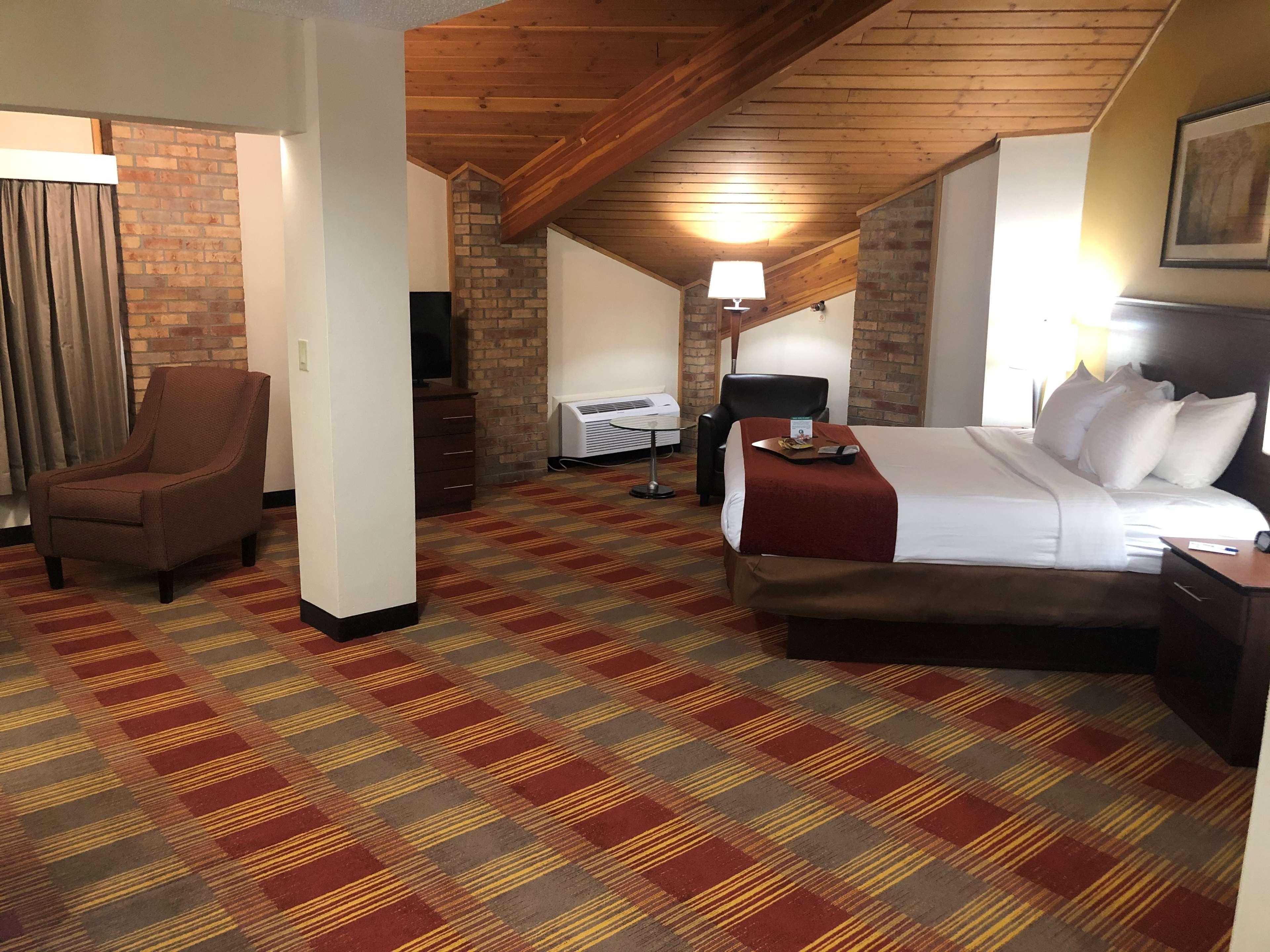 Best Western Lakewood Inn Hebron Exterior photo